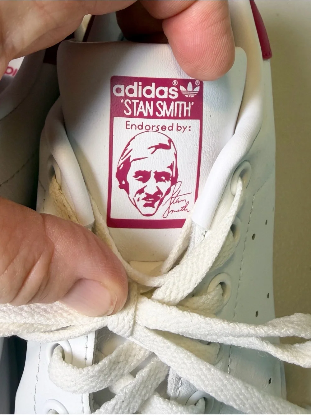 adidas White Women's Stan Smith Sneakers - white & magenta sz 5.5